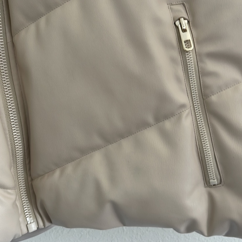 Zara Hooded faux leather vest - Picture 5 of 9
